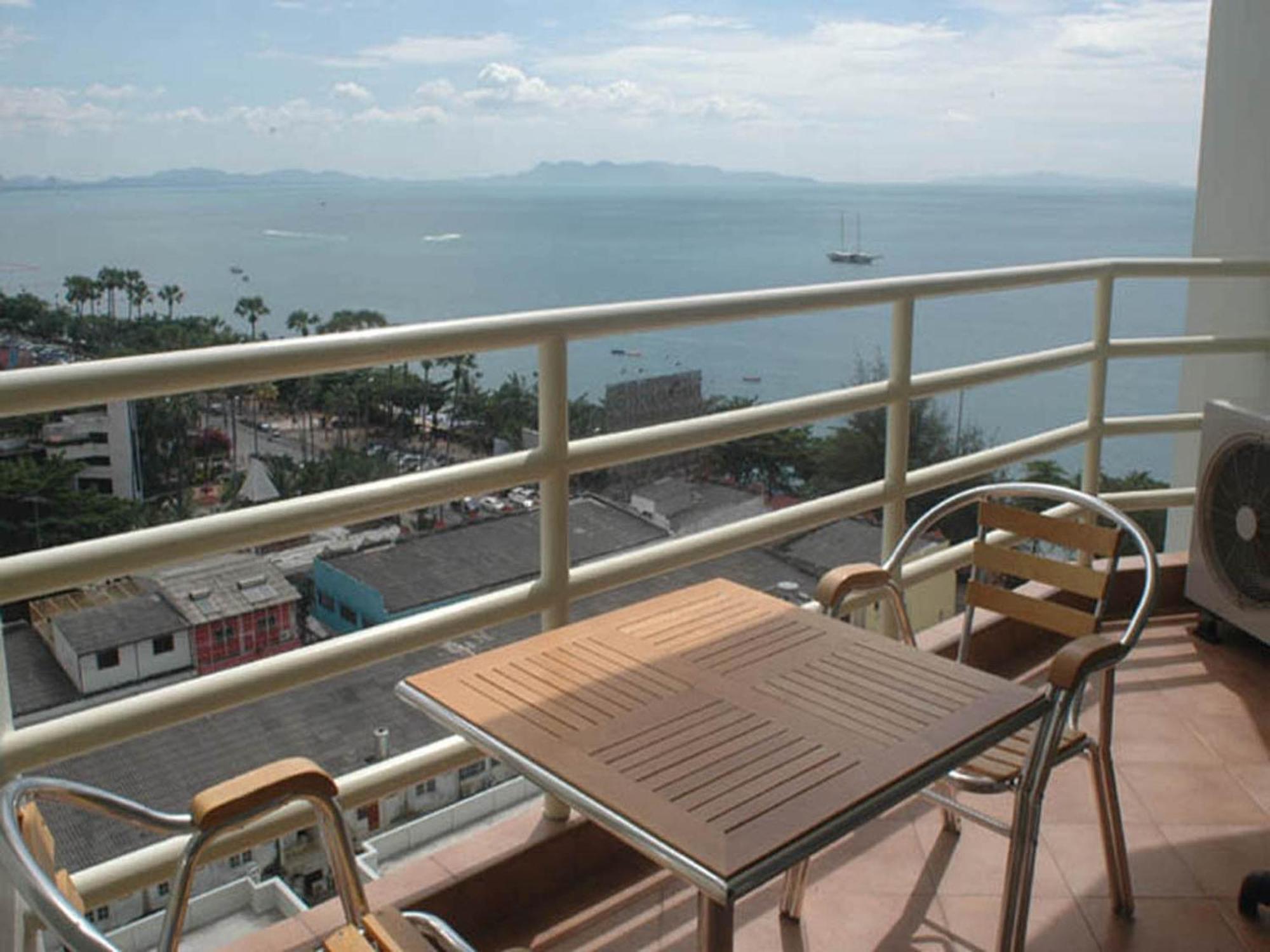 Apartments At View Talay Pattaya Zimmer foto